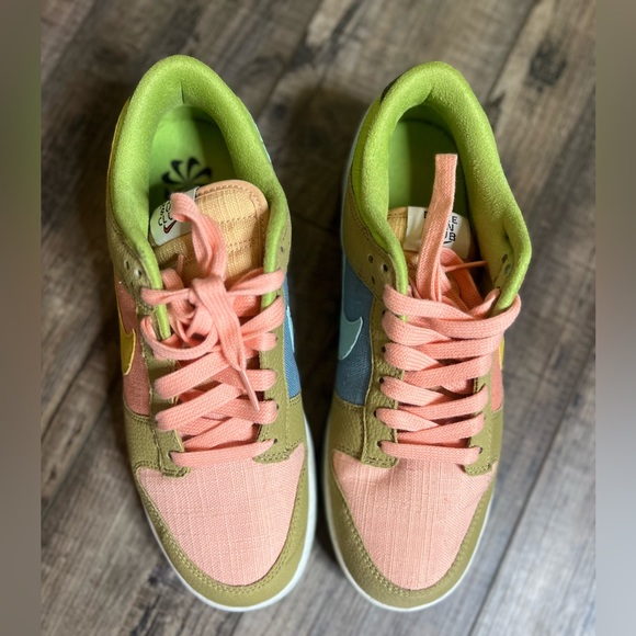 Nike Men Dunk Low Retro, Sz 8.5 Men, worn once, orange, gold, and green colors - Picture 2 of 5